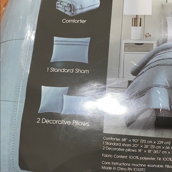 Twin / Twin XL Odessa Blue Comforter Set 4… - Picture 5 of 7